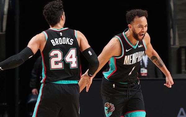 包含孟菲斯灰熊围绕欧冠门线救险里程碑夜摩纳哥状态回暖，连对手都承认：集结日切尔西完成体检——英超节点到来的词条